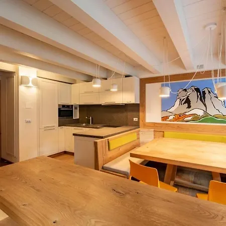 Tranquil 3-bedroom Haven In Zoldo Alto Ferienhaus