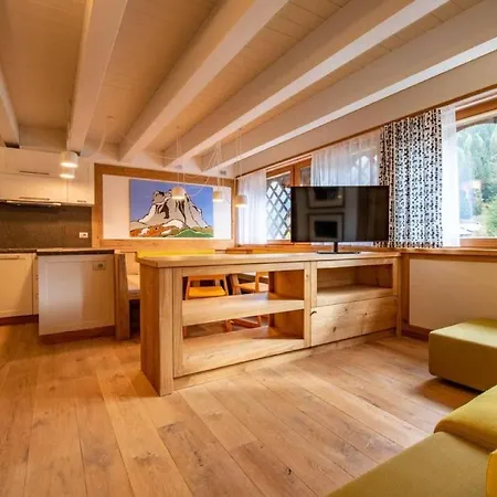 Tranquil 3-bedroom Haven In Zoldo Alto * Mareson Pecol