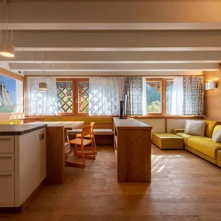 Tranquil 3-bedroom Haven In Zoldo Alto Ferienhaus *