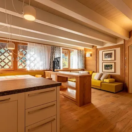 Tranquil 3-bedroom Haven In Zoldo Alto Ferienhaus *
